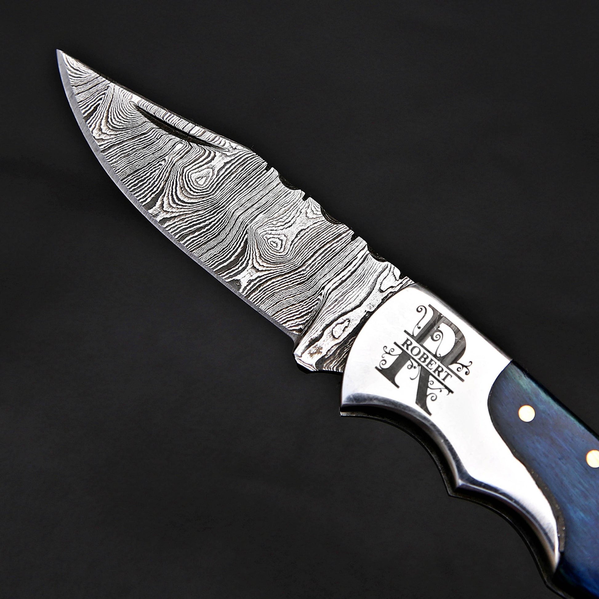 Personalized Damascus Folding Knife – Groomsmen Gift, Custom Pocket Knife with Leather Sheath, Handmade Gift for Him, Hunting Knives for Men