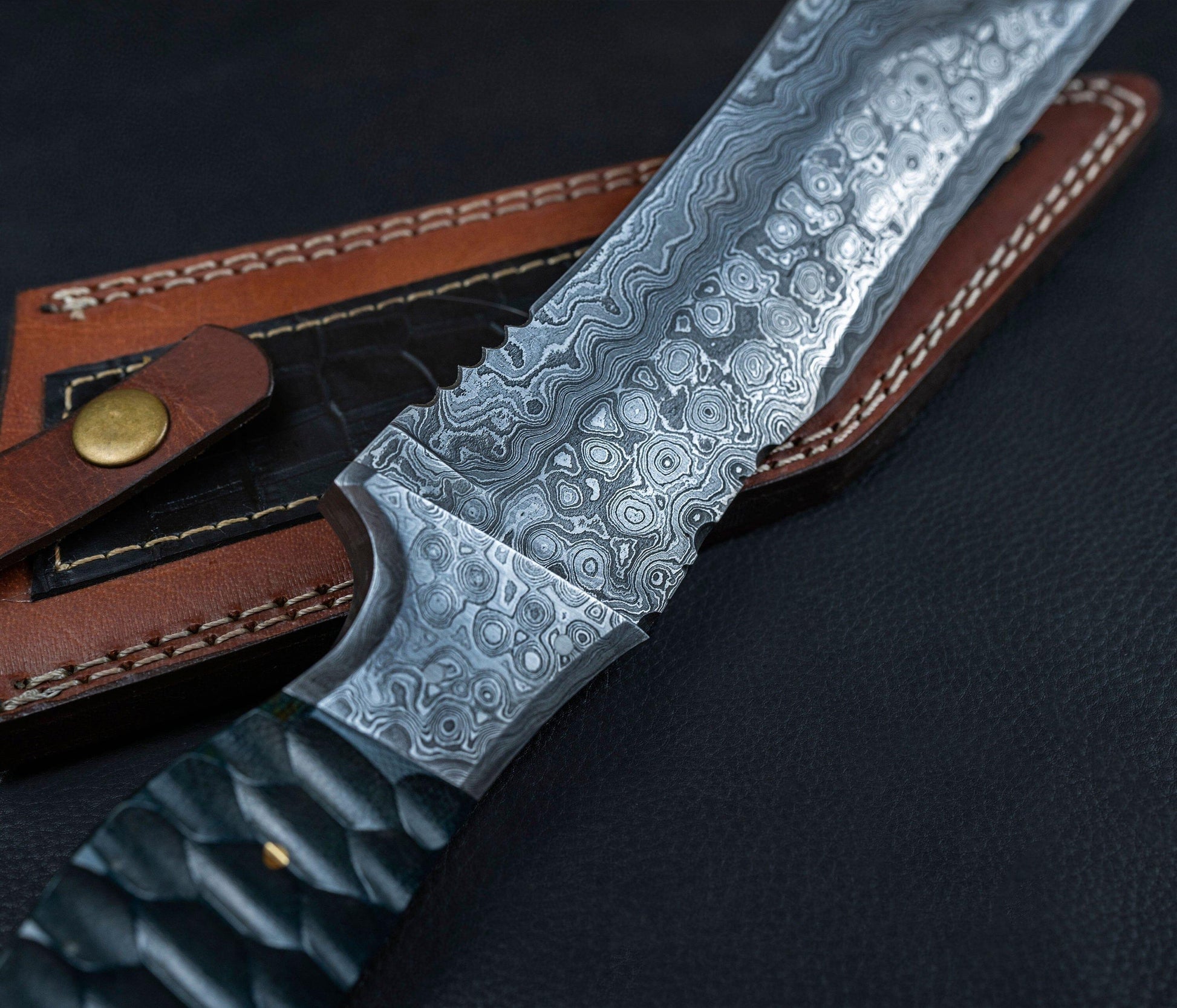 Personalized Damascus Steel Knife , 9 Handmade Fixed Blade Knife